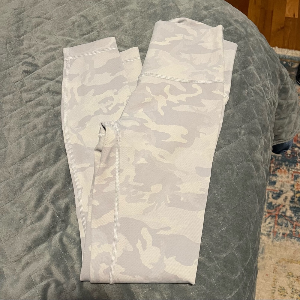 Lululemon wunder train leggings 25 inch